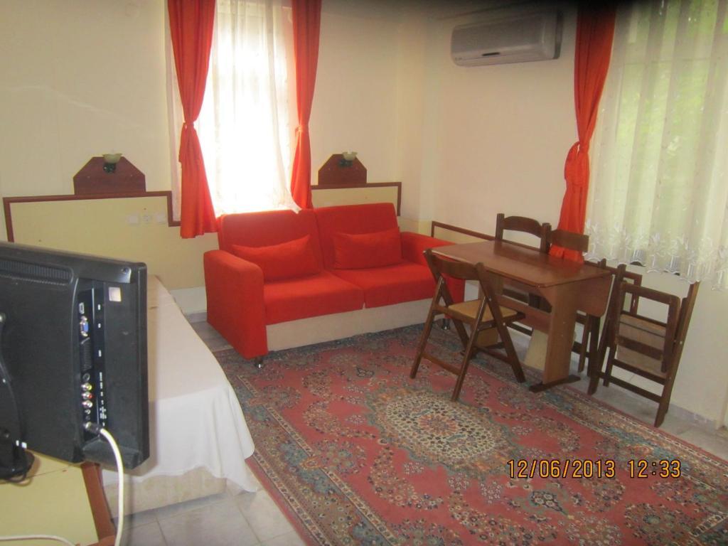 Red Rose Hotel Ολουντενίζ Δωμάτιο φωτογραφία